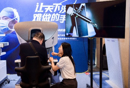 圖邁?輔助胰十二指腸切除手術(shù)直播，國產(chǎn)手術(shù)機(jī)器人“珠峰”手術(shù)挑戰(zhàn)已常態(tài)化！